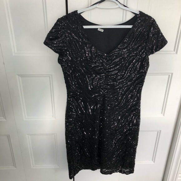 Full sequence dress - Picture 3 of 3